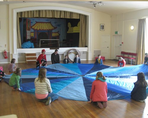 Playing with the parachute in Kingsland